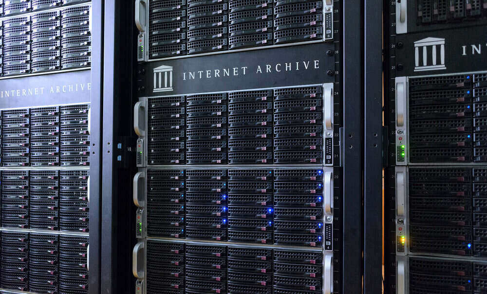 Internet Archive sufre un ataque DDoS y una brecha de seguridad